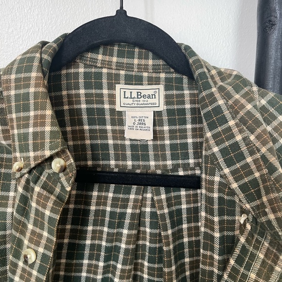 SOLD Vintage L.L Bean Green Flannel - Picture 3 of 3